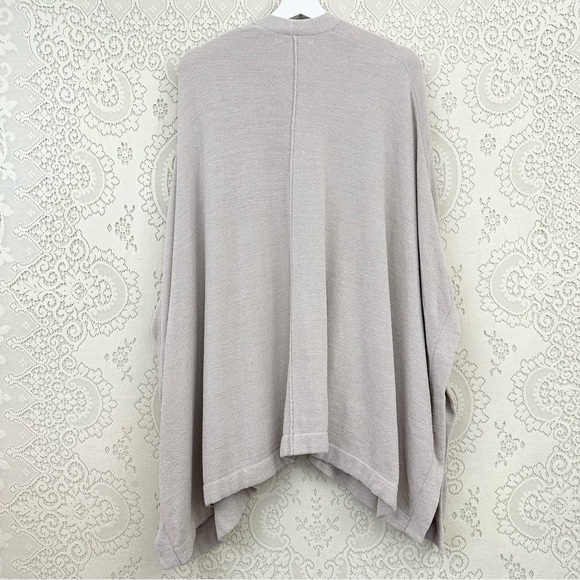 Barefoot Dreams Style 922 Cozychic Ultra Lite Knit Circle Shrug Wrap OS - Picture 5 of 9